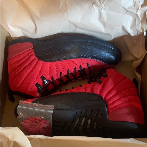 Jordan 12 Reverse Flu Game size 8.5 - Picture 2 of 2